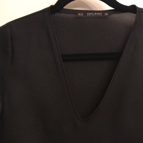 Black Zara blow sleeve blouse - Picture 3 of 3